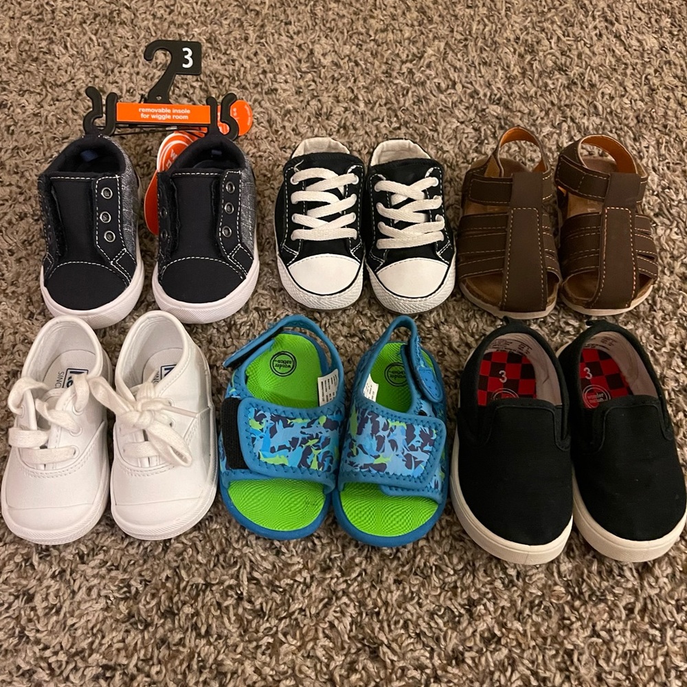 6 pairs of baby boy shoes. Size 3
